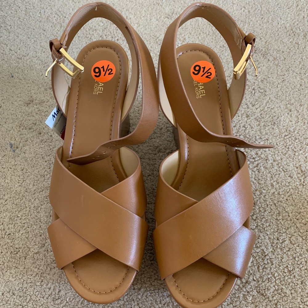 Michael Kors Abbott Leather Wedge. Size 9.5